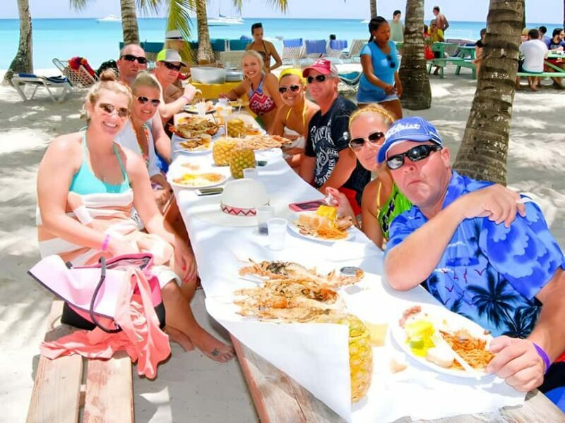 Punta Cana: Catamaran Boat to Saona Island with Buffet Lunch - What to Expect on the Saona Island Day Trip