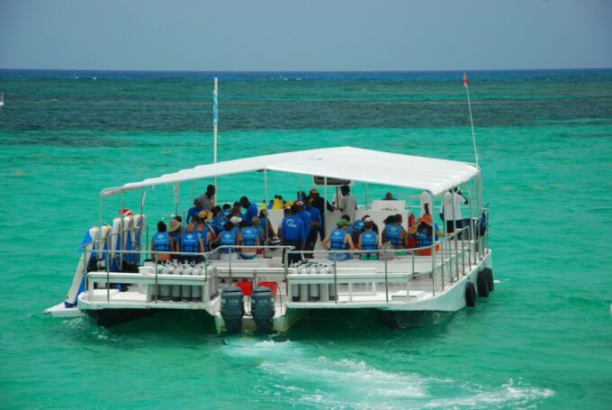 Punta Cana: Catamaran, Speed Boat & Snorkeling Tour - Snorkeling Experience