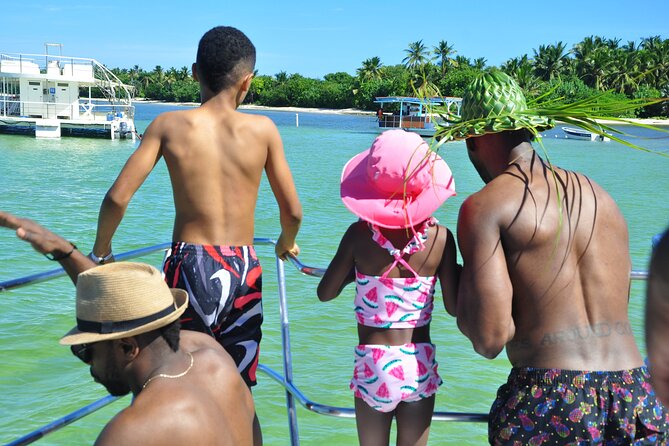 Punta Cana: Catamaran Tour, Reef Snorkeling and Unlimited Drinks! - Explore Punta Canas Wonders