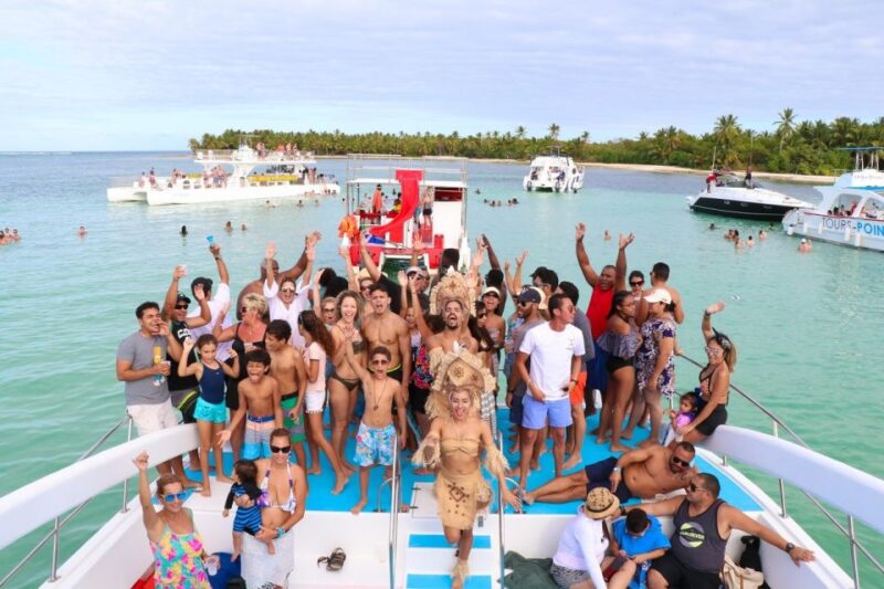 Punta Cana: Catamaran Tour With Taiguey Emotion Show - Exploring Playa Blanca