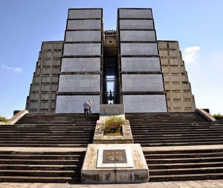 Punta Cana: Experience the essence of Santo Domingo with lunch and the Colonial Zone - Key Points