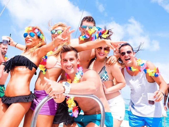 Punta Cana: Majestic Catamaran Expedition to Saona Island With Lunch - Included Amenities
