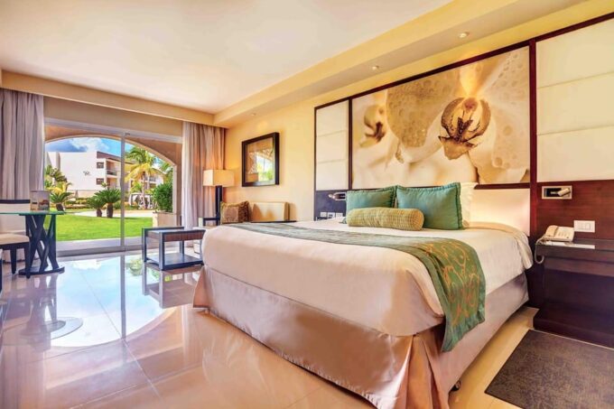 Punta Cana + Santo Domingo: 5 Days and 4 Nights for Two - Customized Experiences