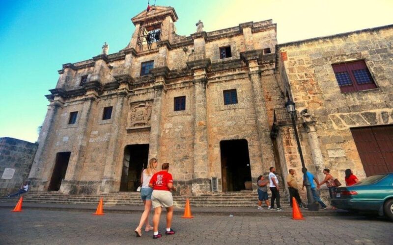 Punta Cana: Santo Domingo Day Trip With Tickets and Lunch - Pickup and Lunch