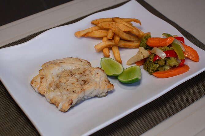 Punta Cana Small Group Adults Only Snorkel With Food and Drinks - Food and Beverage Options