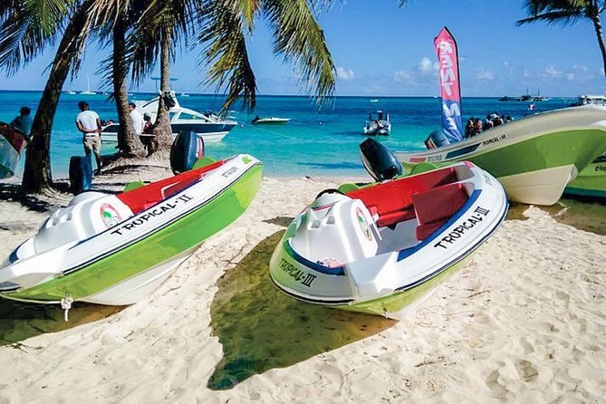Punta Cana Speed Boat Tour With Snorkelling and Natural Pool - Exploring the Natural Pool
