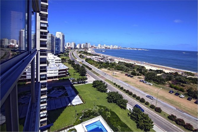 Punta Del Este Shore Excursion: Private Sightseeing Tour of Punta Del Este - Upscale Neighborhood Exploration
