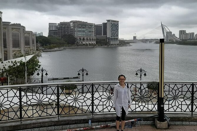 Putrajaya Tour From Kuala Lumpur Includes Batu Caves - Accessibility and Participation