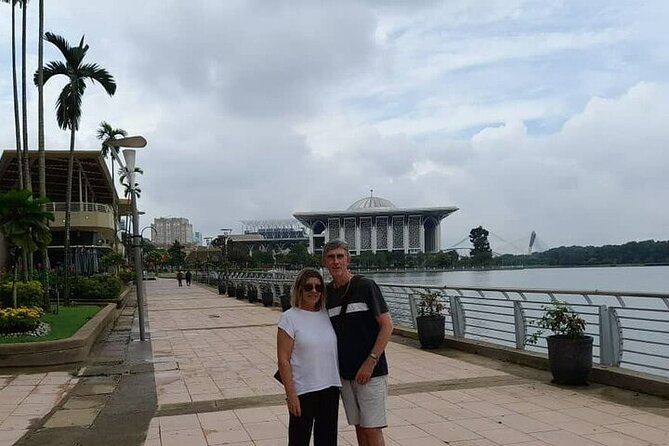 Putrajaya Tour From Kuala Lumpur Includes Batu Caves - Reviews