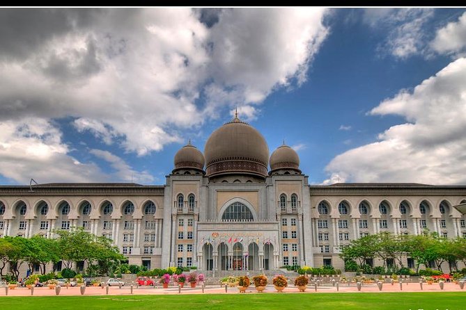 Putrajaya Tour With Traditional Boat Cruise & Pink Mosque (Private) - Tour Inclusions