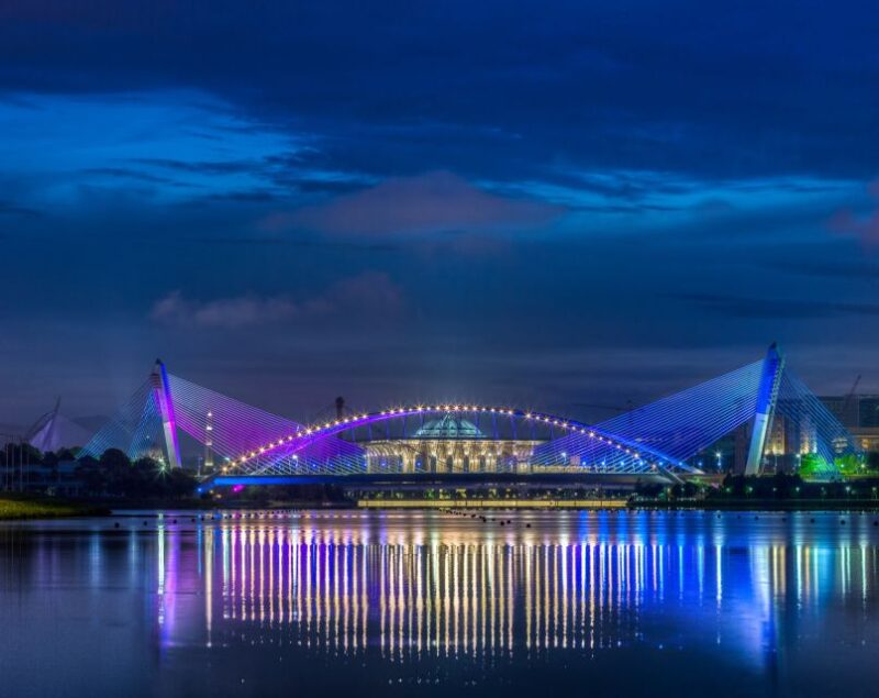 Putrajaya Visit and Lake Cruise: Tour From Kuala Lumpur - Putrajayas Notable Attractions