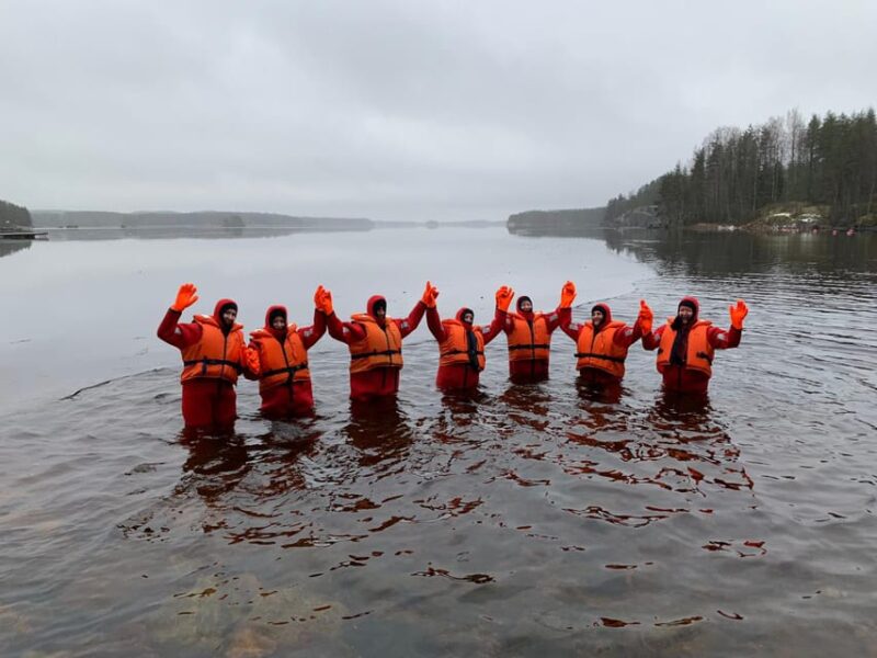 Puumala: Private Ice-Floating Experience at Lake Saimaa - Preparing for the Activity