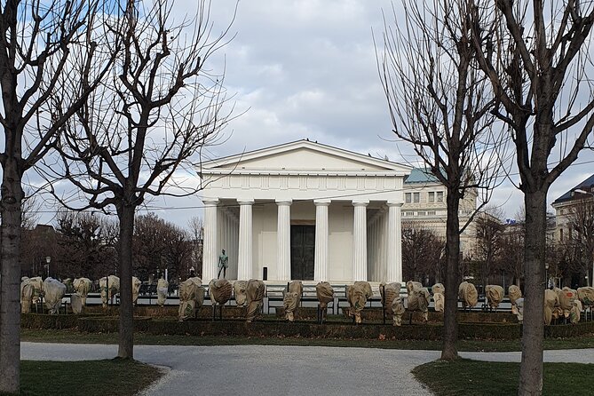 Puzzle Tour: Mythical Hofburg - Historical Insights via Smartphone