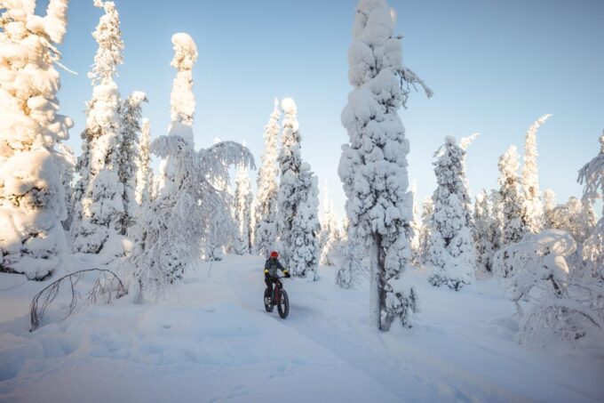 Pyhätunturi: Electric Fatbike Tour in Finnish Lapland - Winter Weather Attire