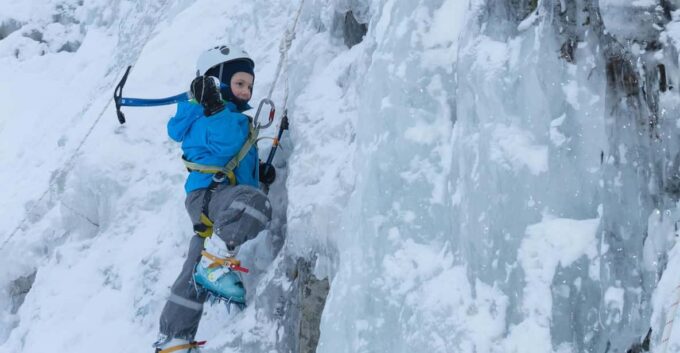 Pyhätunturi: Kids Ice Climbing Adventure in Finnish Lapland - Accessible Venue and Location