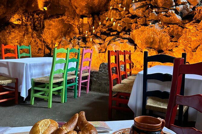 Pyramids of Teotihuacan and restaurant la Gruta (Original) - Key Points