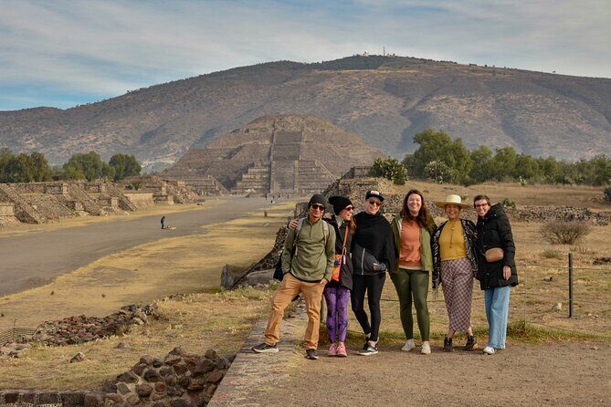 Pyramids of Teotihuacan and restaurant la Gruta (Original) - Exploring Teotihuacán: The Pyramids and Causeway