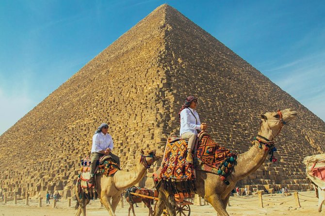 Pyramids Tour and Lunch at Cafelluca - Exploring the Pyramids