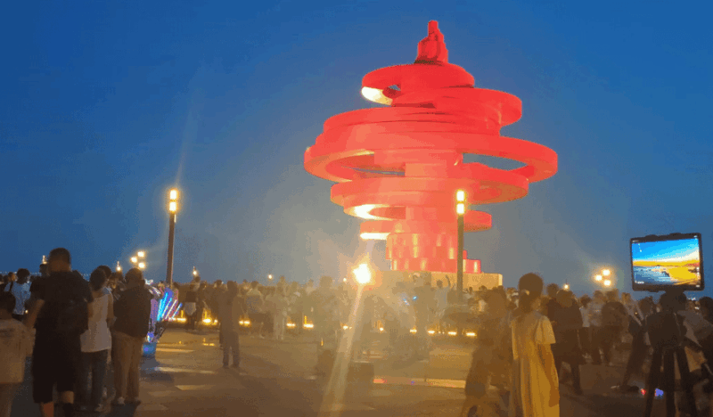 Qingdao Walking Night Tour With Seafood Hot Pot and Beer - Itinerary Highlights