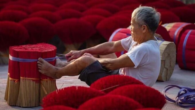 Quang Phu Cau Incense /Hat Village With Train Street 1/2 Day - Highlights