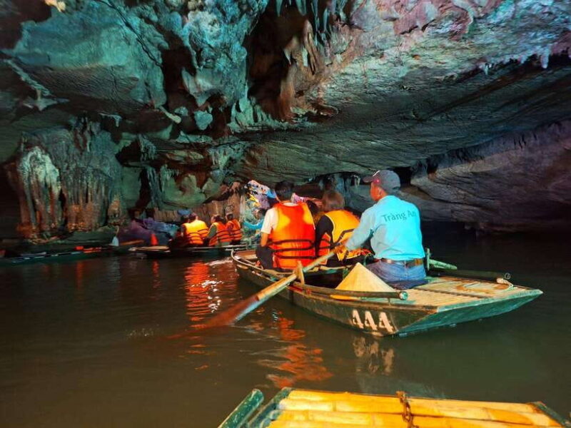 QUANG PHU CAU INCENSE VILLAGE WITH BOAT TRIP OR PAGODA - Scenic Landscapes of Tam Coc