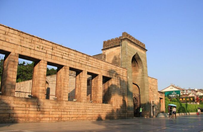 Quanzhou: Full–Day Highlights Sightseeing Tour - Kaiyuan Temple