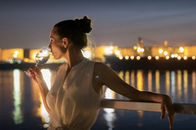 Québec City: Night Cruise With Live DJ and Dance Floor - Frequently Asked Questions