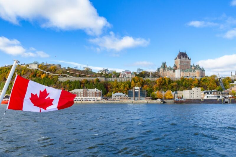 Quebec City: Sightseeing Cruise With Guide - Onboard Amenities