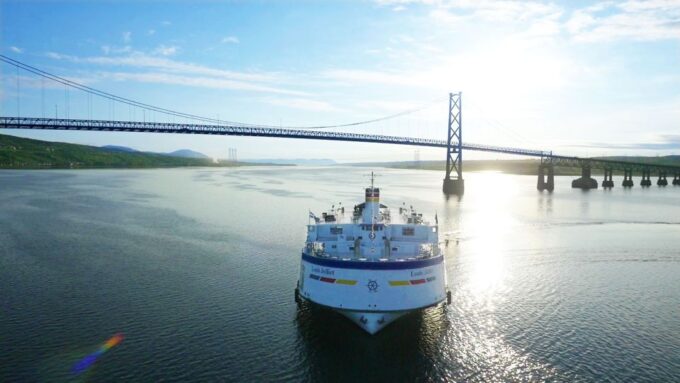 Quebec City: Sightseeing Cruise With Guide - Weather Policy and Ratings