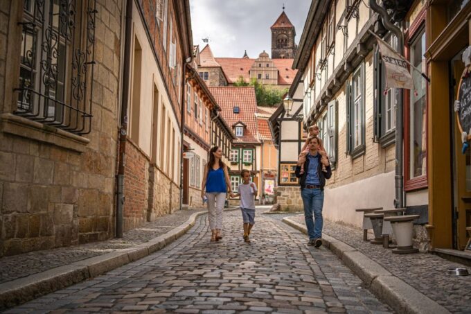 Quedlinburg: Guided City Highlights Walking Tour - Tour Considerations