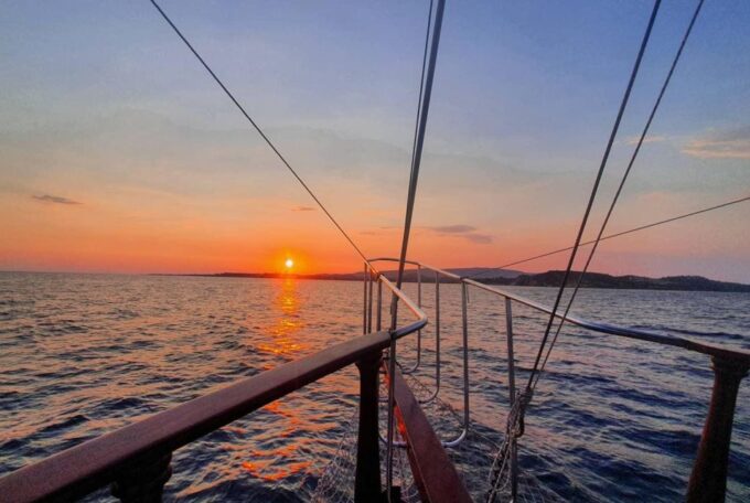 Queen Bee Sunset Cruise With Swim Stops and Dinner - Frequently Asked Questions