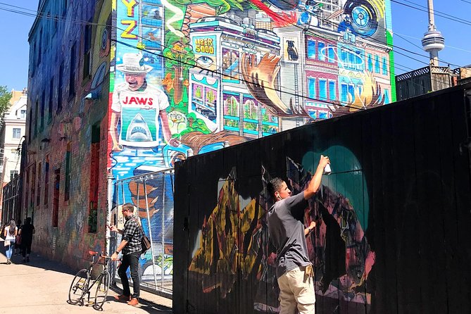 Queen West Food Crawl - Neighborhood Highlights