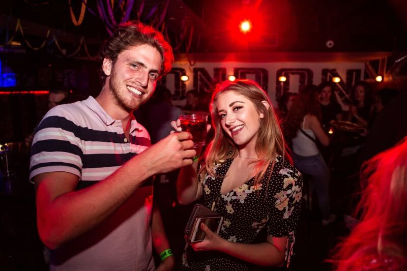 Queenstown: Bar Crawl With 5 Free Shots and Pizza - Pricing and Reservation