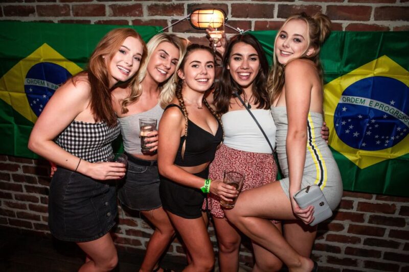 Queenstown: Bar Crawl With 5 Free Shots and Pizza - Included Perks