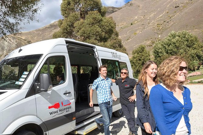 Queenstown Wine Hopper Bus - Knowledgeable and Friendly Guides
