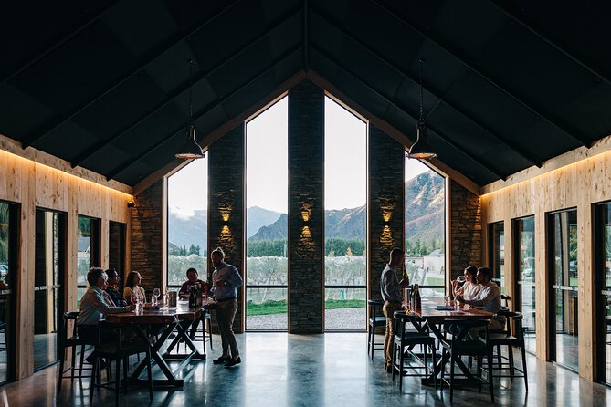 Queenstown Wine Sampler Tour - Engaging Wine Tasting Experience
