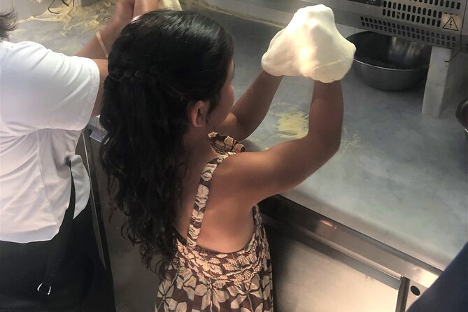 Quick Pizza Making Class in Pizzeria in Napoli Old Town - Class Schedule and Duration