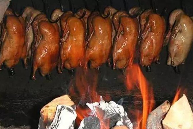 Quiet Huotong Tour Enjoy Delicious Peking Duck in Hutong & Tea-Tasting in Hutong - Discover Tea-Tasting in Hutong