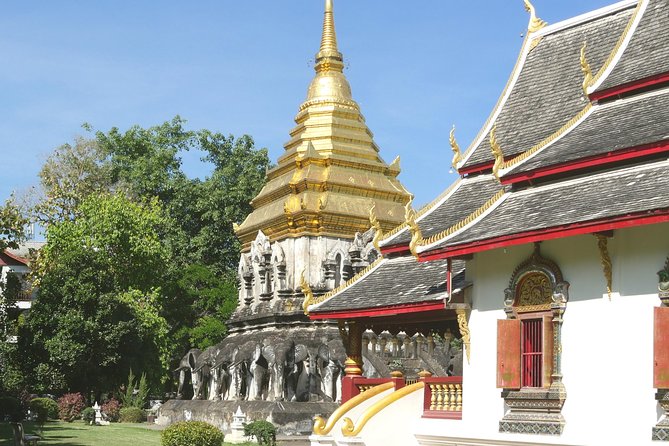 Quintessential Chiang Mai in Brief - Dress and Etiquette