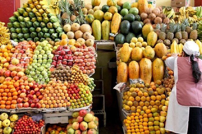 Quito Old Town Private Walking Tour - Local Market - Fruits & Chocolate Tasting - Inclusions and Exclusions