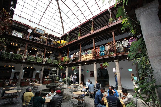 Quito Old Town Private Walking Tour - Local Market - Fruits & Chocolate Tasting - Meeting and Departure Points
