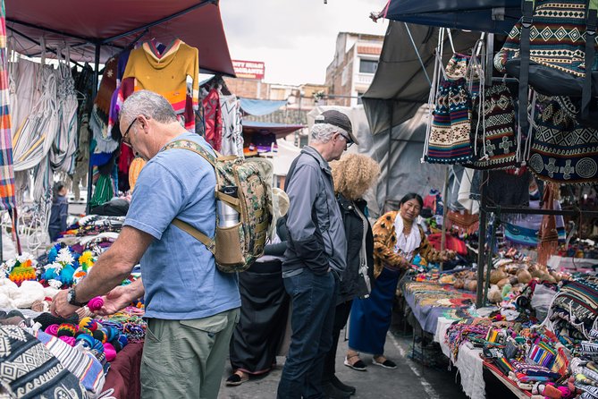 Quito to Otavalo Transfer in Fantasy Bus - Key Points