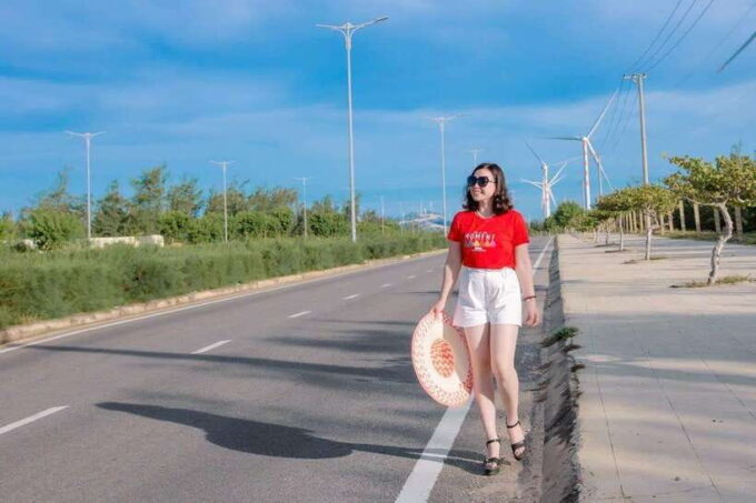 Quy Nhon: Ky Co Eo Gio Maldives Vietnam Paradise Group Tour - Exploring Thi Nai Bridge