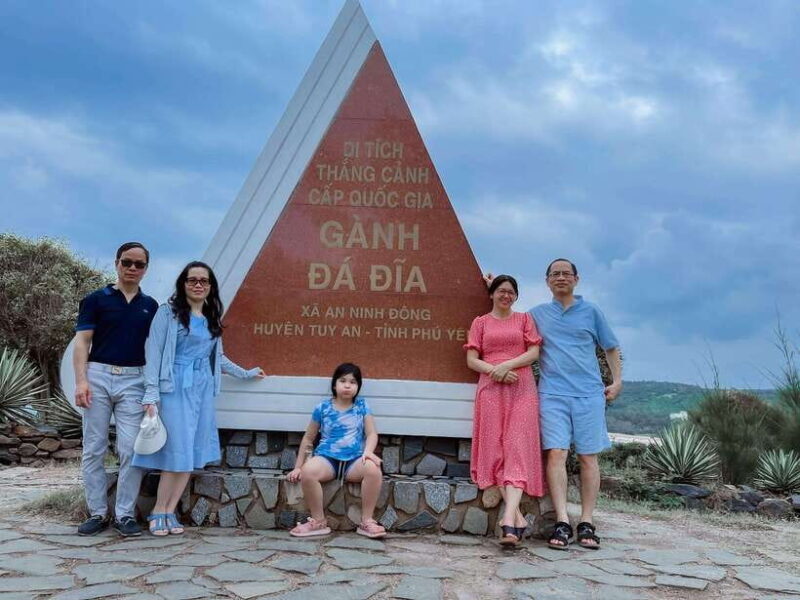 Quy Nhon Tour: Nhat Tu Son Island, Hoa Bay Beach, Sand Dunes - Discovering Hoa Bay Beach