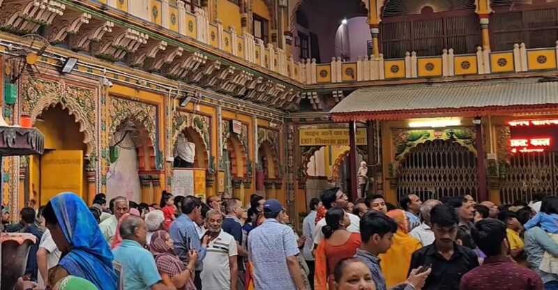 Radha-Krishna Romance Mathura Vrindavan Tour - Exploration in Vrindavan