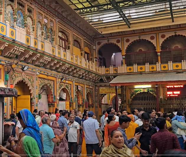 Radha-Krishna Romance Mathura Vrindavan Tour - Afternoon Visits and Lunch