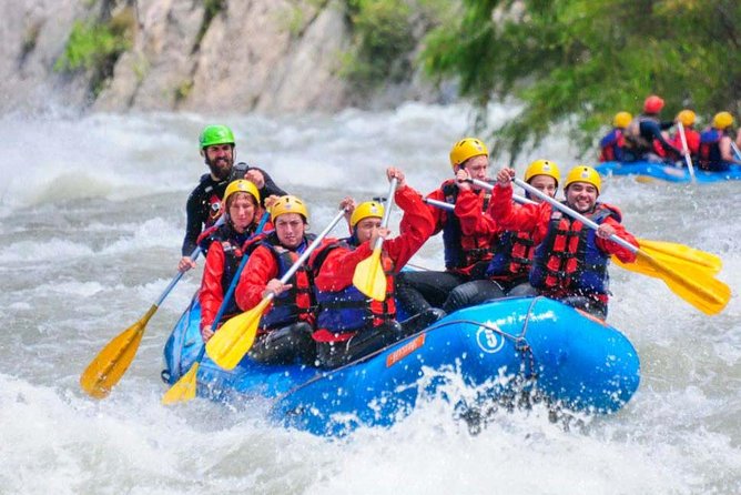 Rafting Activity Full of Adrenaline - Host Responsiveness