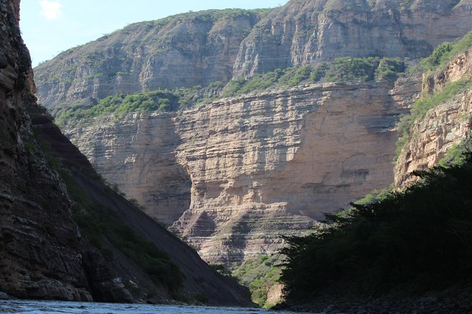 Rafting Chicamocha River 2/3 - Preparing for the Rafting Adventure