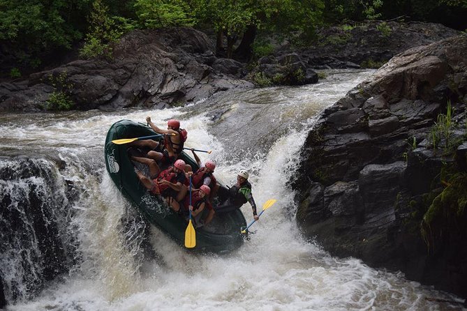 Rafting Class III and IV in Tenorio River From Playa Hermosa - Key Points