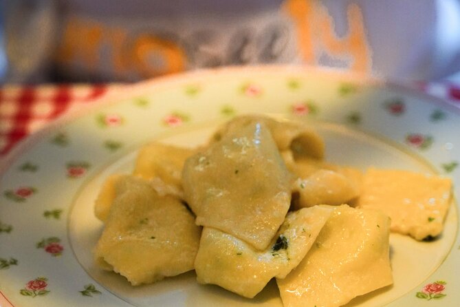 Ragù and Pasta Fresca Home Cooking Class in Bologna - Dining and Meal Details